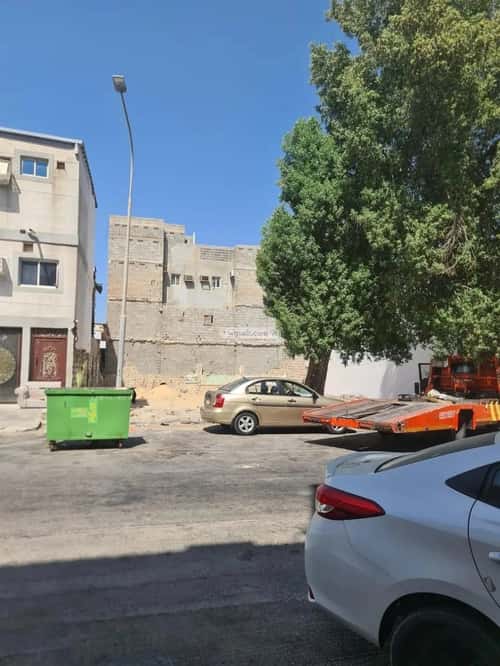أرض 325.58 متر مربع جنوبية على شارع 20م الثقبة، الخبر