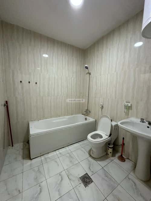 Building 450 SQM Facing North Al Mazroyah, Aldammam