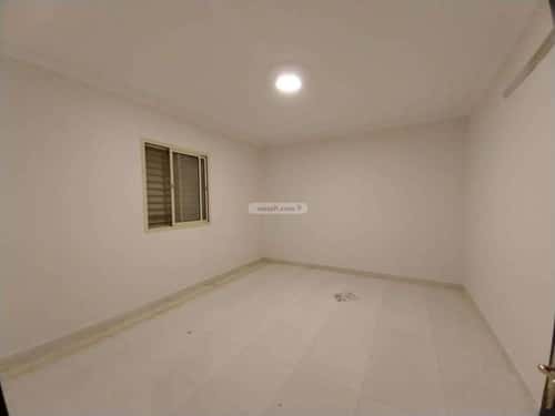 Villa 900 SQM Facing South with 5 Bedrooms Al-Yarmuk, East Riyadh, Riyadh
