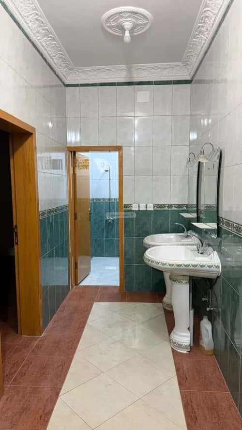 Apartment 400 SQM with 5 Bedrooms Al Rasras 2, Khamis Mushait