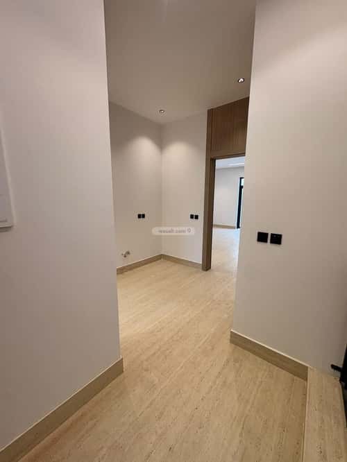 Floor with 5 Bedrooms Al- Nadwah, East Riyadh, Riyadh