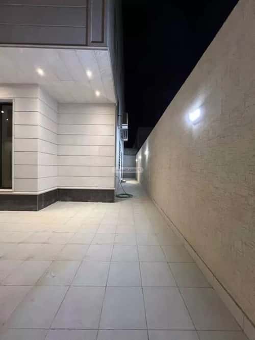 فيلا 360 متر مربع جنوبية على شارع 18م الرمال، شرق الرياض، الرياض