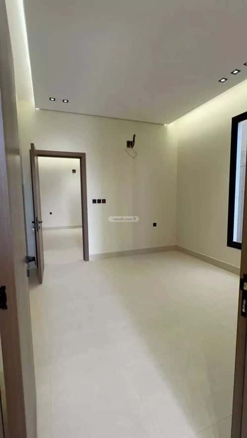 Floor 300 SQM with 5 Bedrooms Al-Janadriyah, East Riyadh, Riyadh