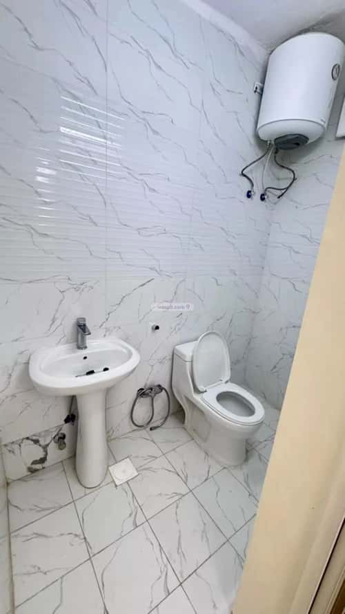 Floor 400 SQM with 5 Bedrooms Ar-Rawdah, East Riyadh, Riyadh