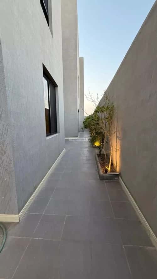 Villa 205.96 SQM Facing East on 20m Width Street Al-Mahdiyah, West Riyadh, Riyadh