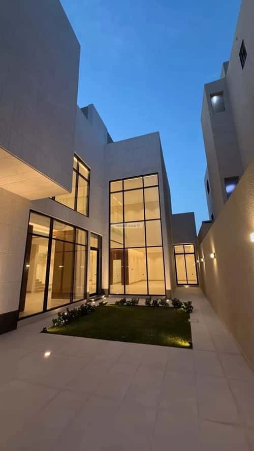 Villa 205.96 SQM Facing East on 20m Width Street Al-Mahdiyah, West Riyadh, Riyadh