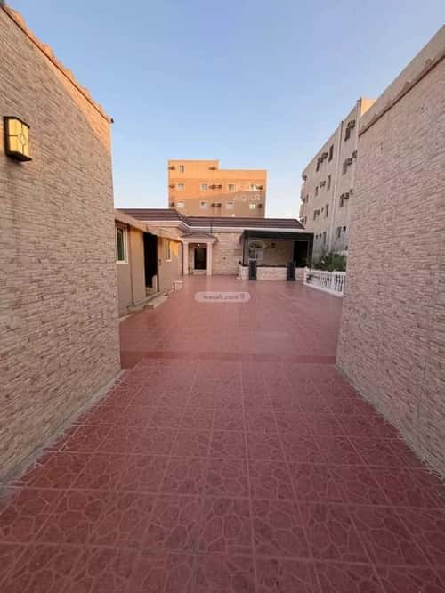استراحة 1125 متر مربع شمالية على شارع 32م النور، الدمام