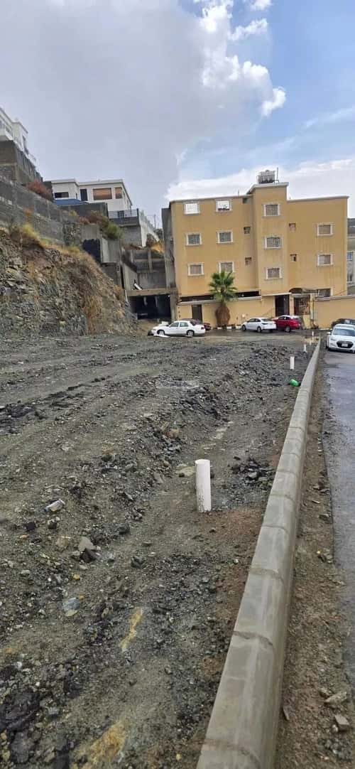 Land 271.07 SQM Facing North East on 12m Width Street Al-Muntazah, Abha