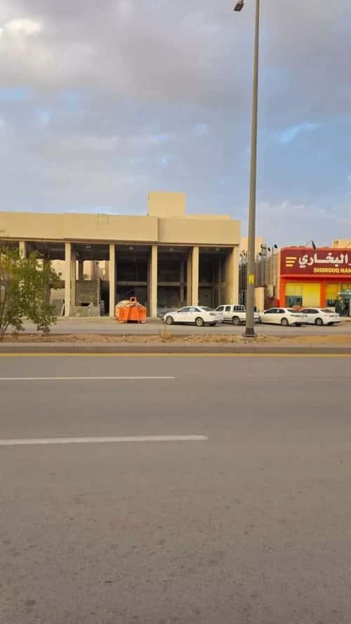 Building 900 SQM Facing South Twaeeq, West Riyadh, Riyadh