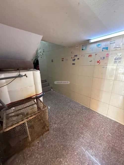 عمارة 325.58 متر مربع واجهة غربية الثقبة، الخبر