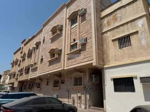 عمارة 325.58 متر مربع واجهة غربية الثقبة، الخبر
