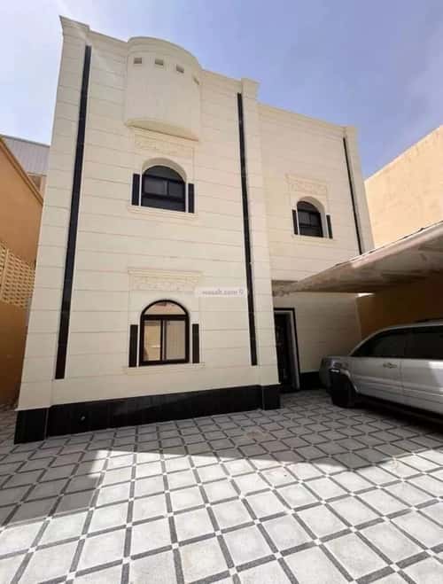 Floor 162.93 SQM with 5 Bedrooms Qurtubah, East Riyadh, Riyadh