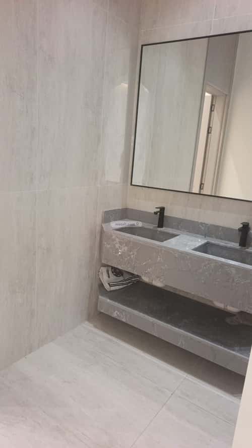 Villa 250 SQM Facing East on 20m Width Street King Fahad Dist, Aldammam