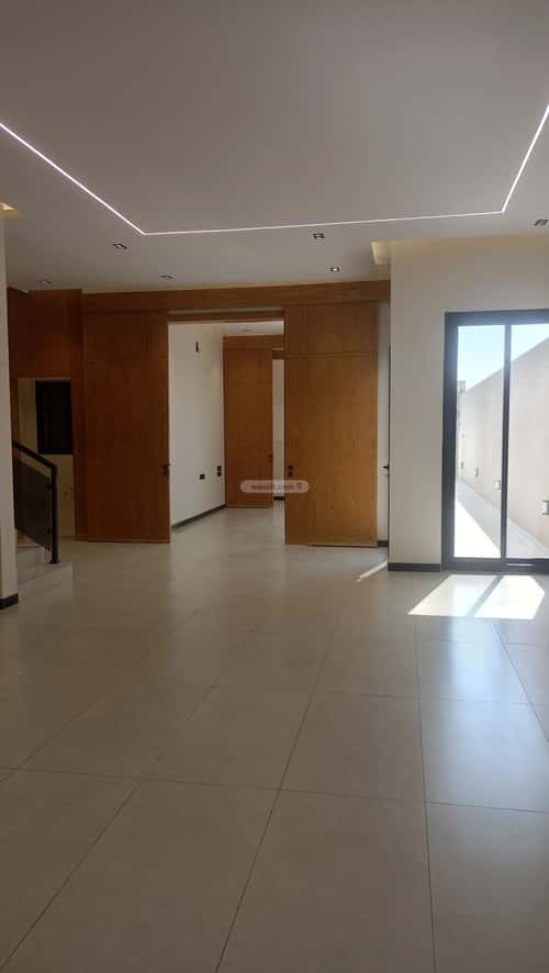Villa 260.24 SQM Facing South with 5 Bedrooms Al-Janadriyah, East Riyadh, Riyadh