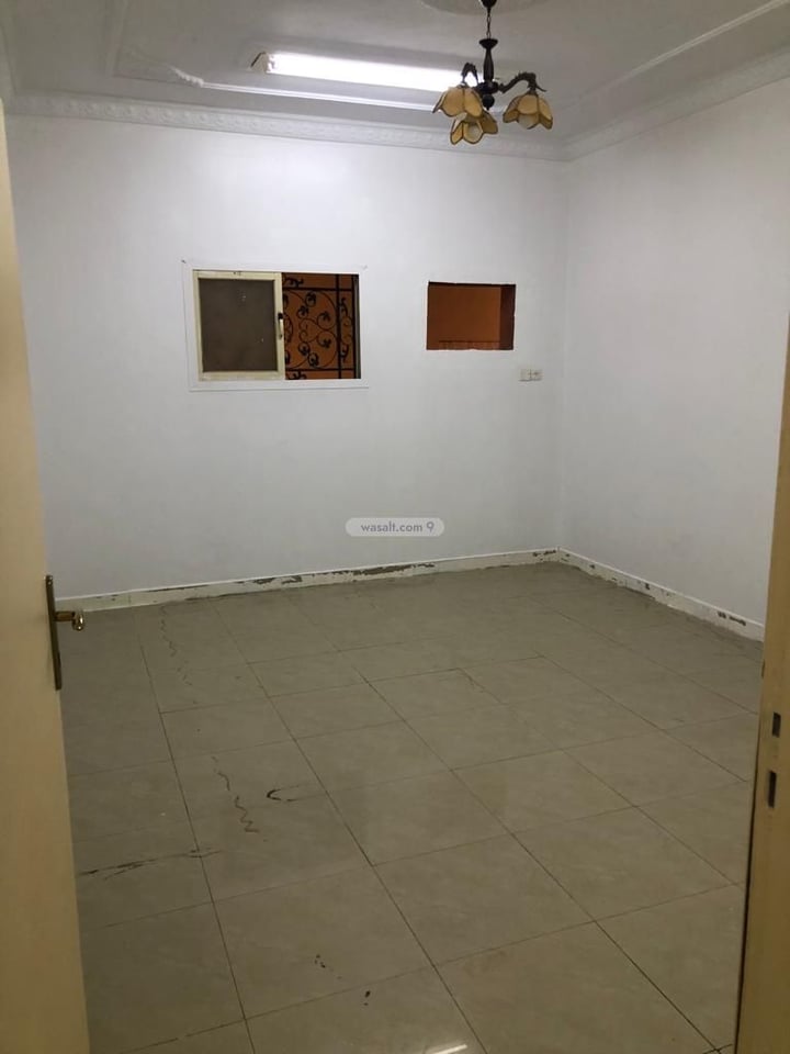 شقة 300 متر مربع بغرفتين Az Zahir, Al Kharj