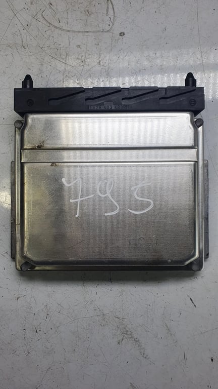 0261207712 08675760A VOLVO ECU