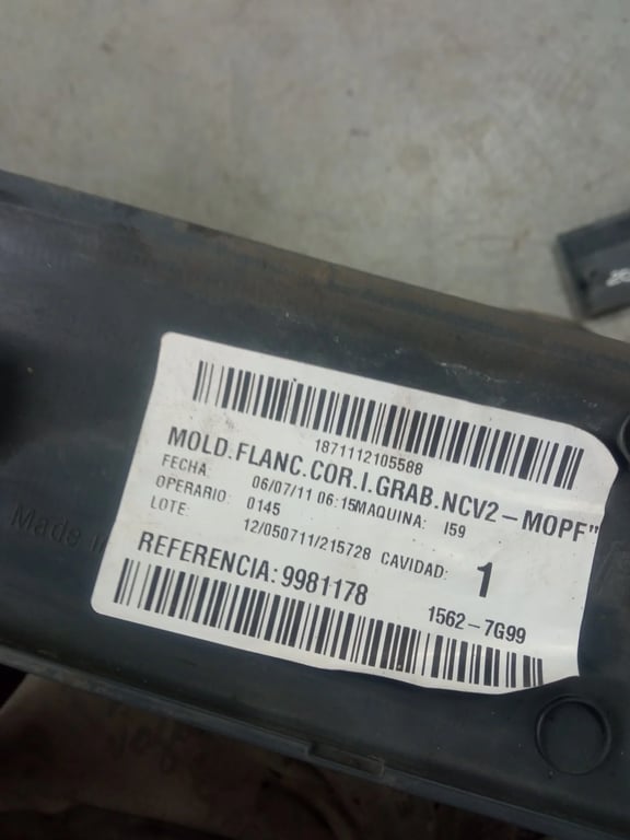 A6396902662 A6396901562 MOLDING for MB