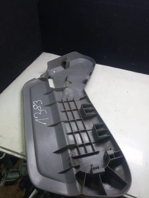 010223 MB cover plastic