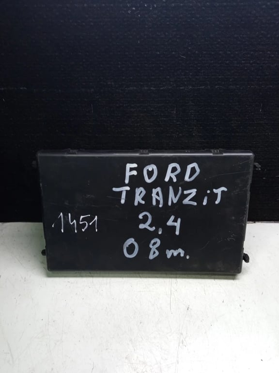 8C1T-14A073-CC 2.4 2008 fuse box for FORD TRANSIT