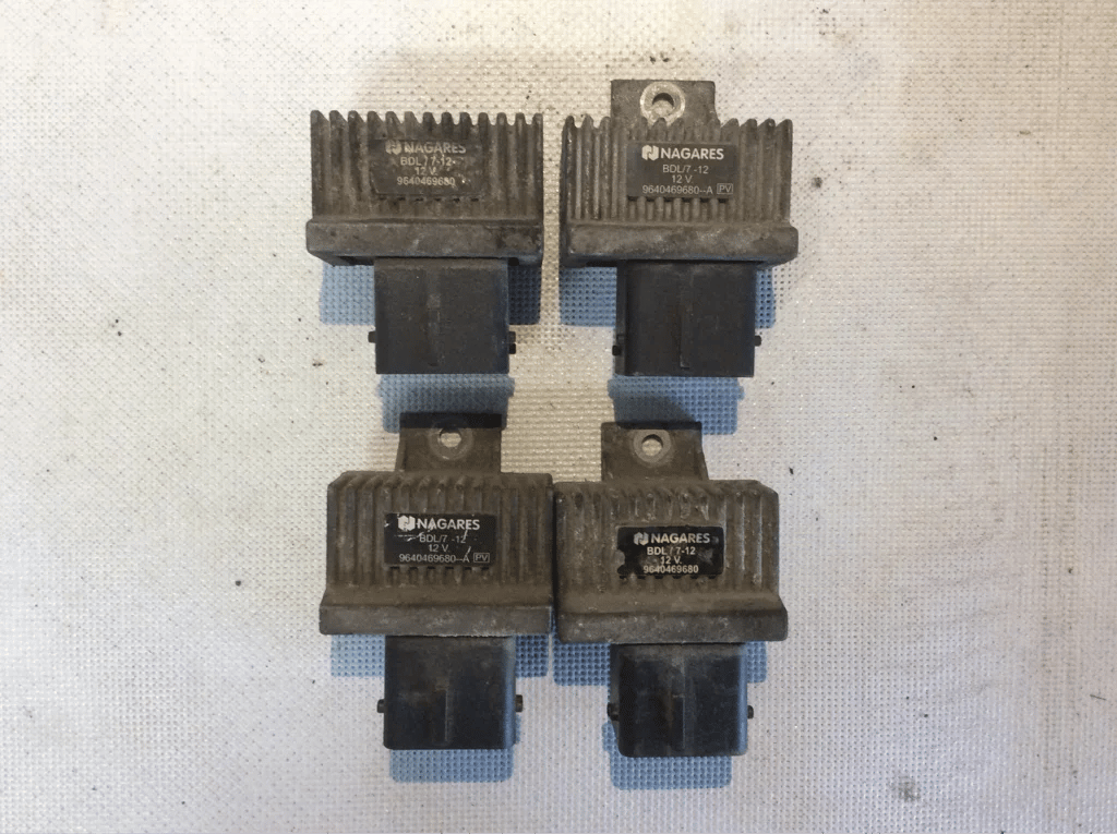4x 9640469680 glow plug relays for RENAULT
