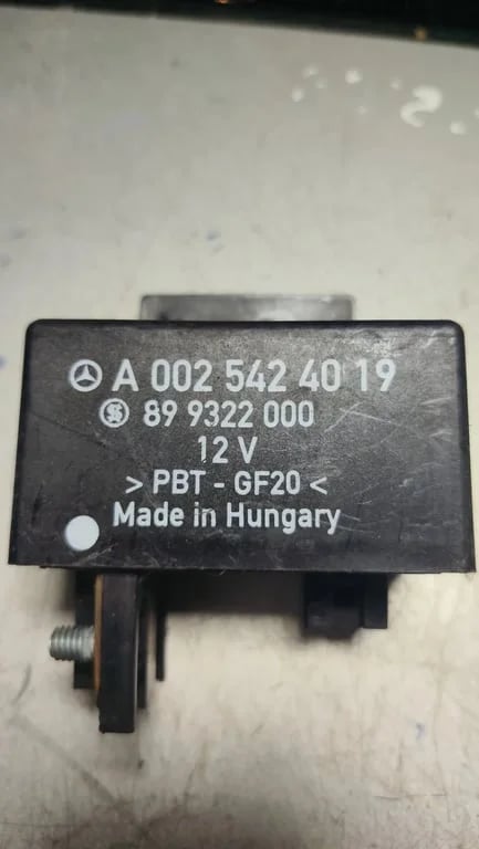 A0025424019 899322000 MERCEDES BENZ glow plug relay