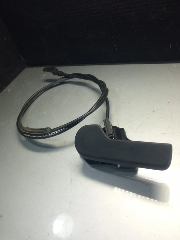7H1823633 7H1823530A 1JI823533C ENGINE RELEASE HANDLE for VW