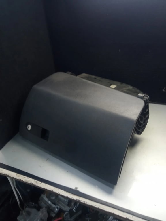 7H5858721A glove compartment for VW