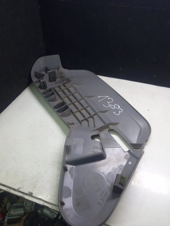 010223 MB cover plastic