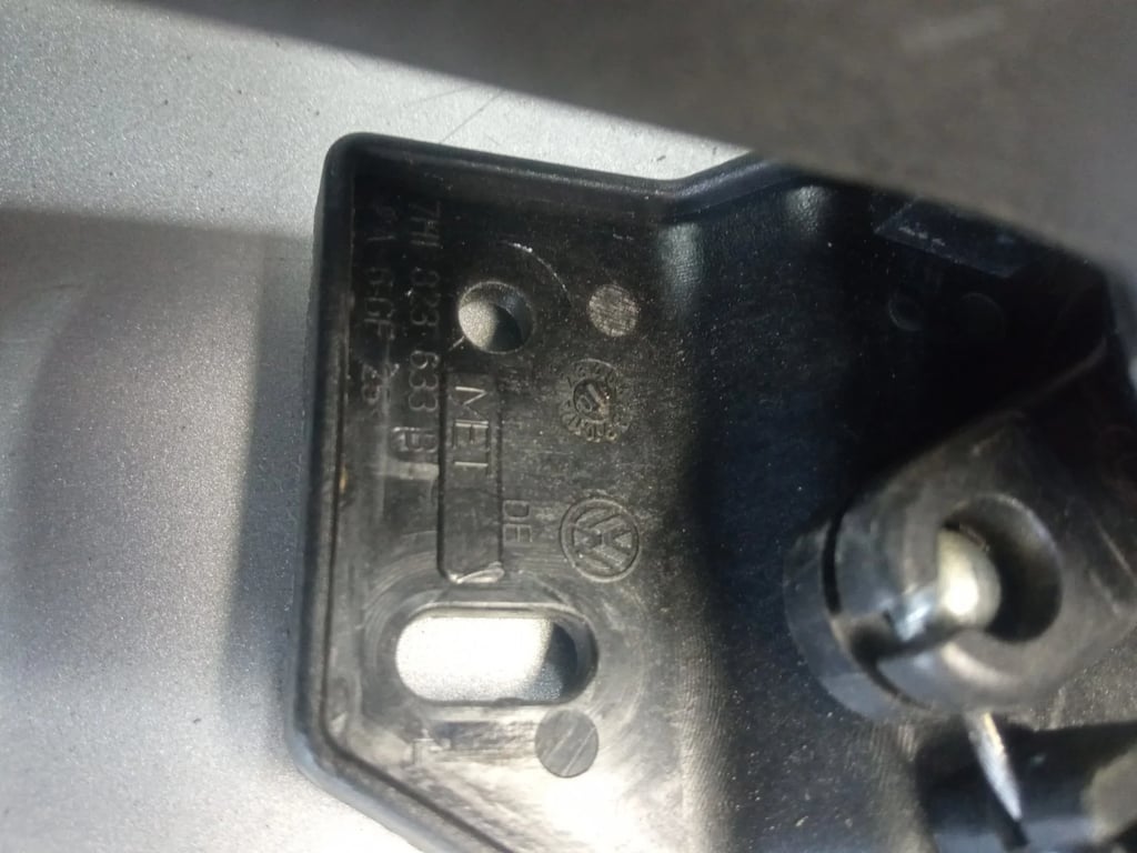 7H1823633 7H1823530A 1JI823533C ENGINE RELEASE HANDLE for VW