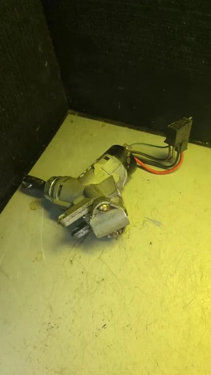 A9014600104 MB ignition switch & key