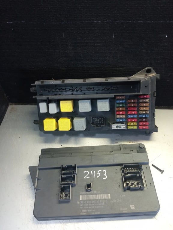 A9065450401 A9065452001 fuse box & SAM unit for VW