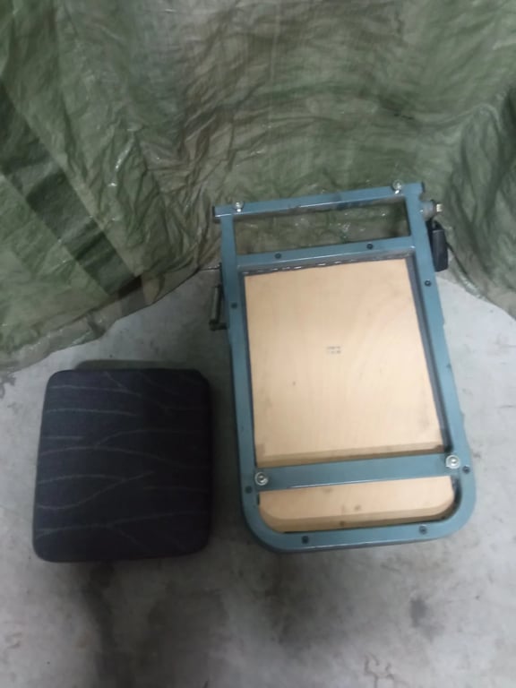 GSM 08 2002 seat