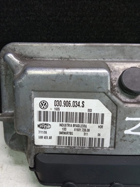 030906034S 5NRN6R7BG 61601.739.08 ECU for VW FOX