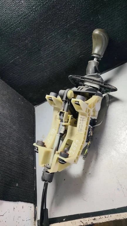 A6395450432 A6395450432 A6392670064 MB VITO switching lever