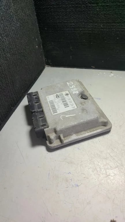 036906034DR 42YV28T9D ECU for VW