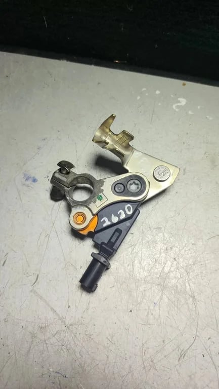 AV1T-10C652-AB FORD TRANSIT CUSTOM CLAMP BATTERIEMODUL