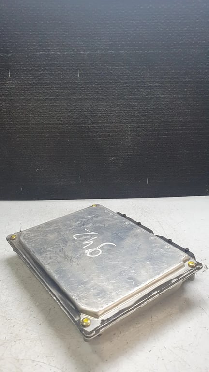 8E0909557J 0261207977 1039S01316 ECU for AUDI A4