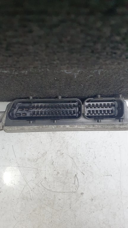 071906018R 0261206176 26SA5483 ECU for VW