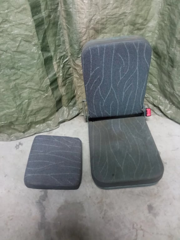GSM 08 2002 seat