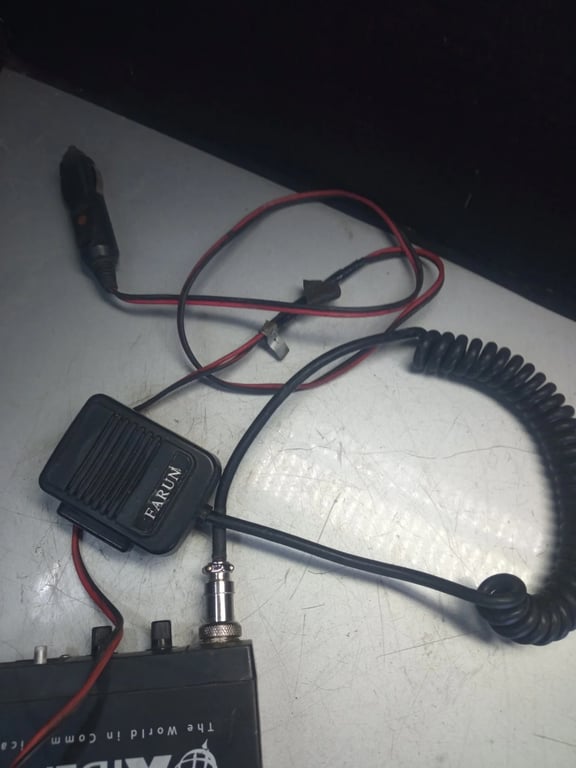 Vehichle MIDLAND ALAN 102 CB RADIO