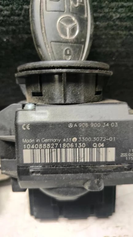 A6519000700 A9069003403 A0375456132 ECU for MB