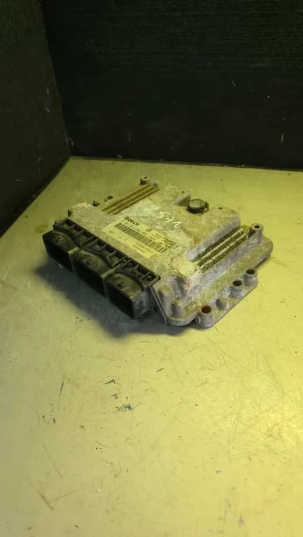 0281013363 8200635663 ECU for RENAULT 2.5