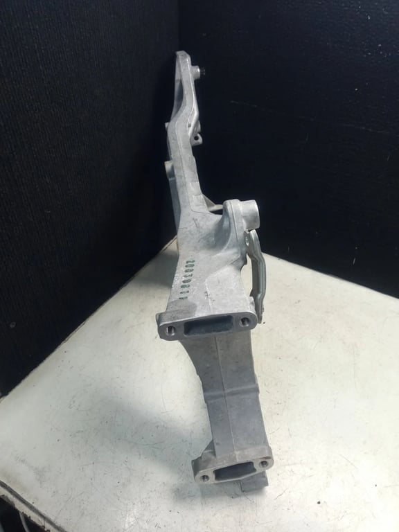 A6512011109 ALTERNATOR PULLEY SUPPORT BRACKET for MB