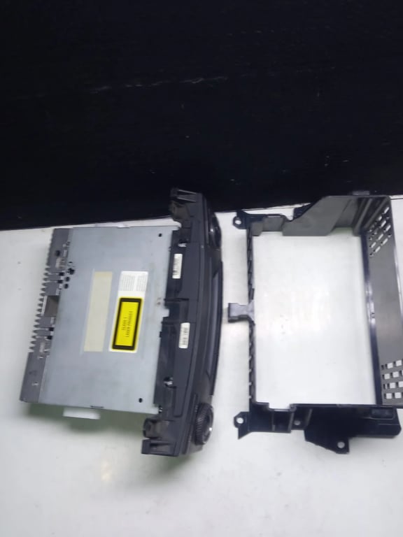 A9068200886 A6396891031 radio player with mount bracket for MB
