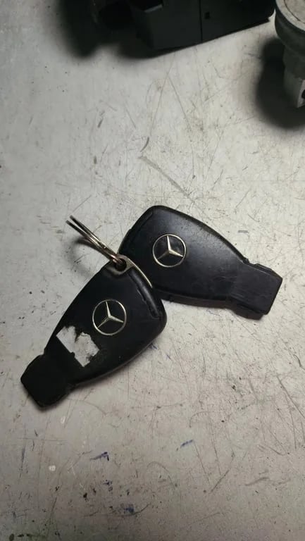 2115451008 A2034621130 IGNITION LOCK AND KEY for MB