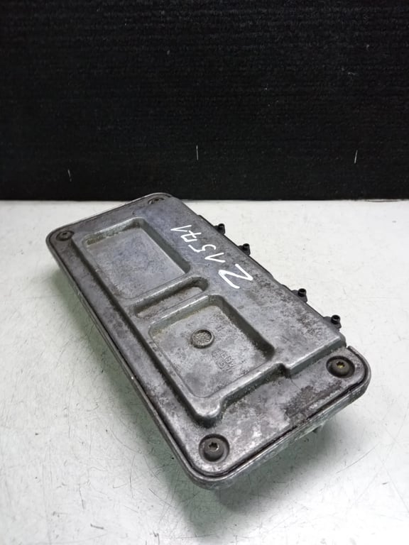 030906034S 5NRN6R7BG 61601.739.08 ECU for VW FOX