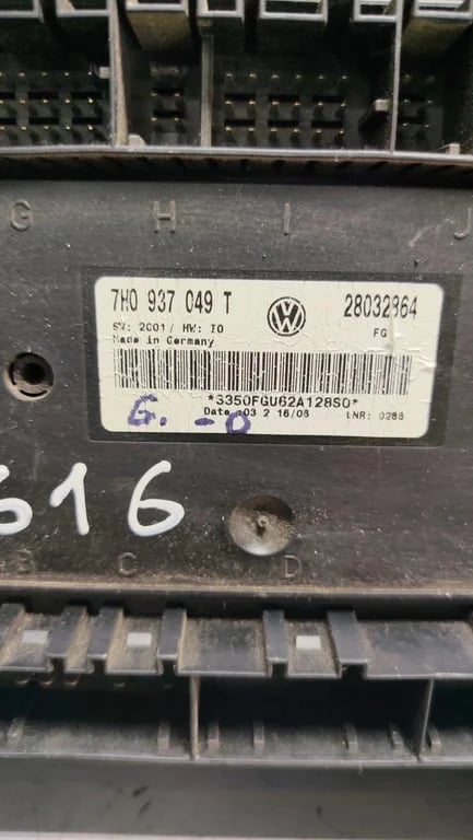 7H0937049T 28032864 ECU for VW