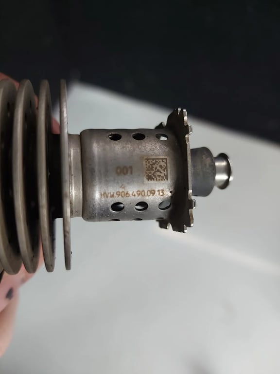 HVW9064900913 04440210221 VW CRAFTER AD BLUE injector