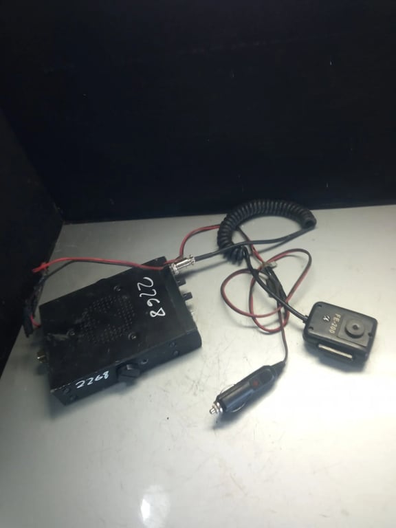 Vehichle MIDLAND ALAN 102 CB RADIO