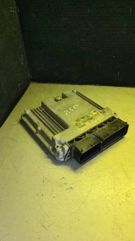 038906016T 0281012761 control module for VW T5